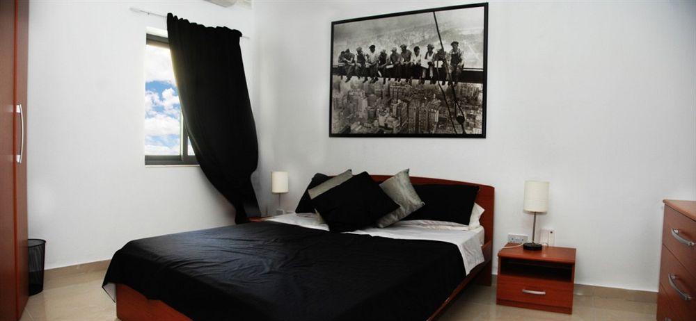 Hotel The White House 3*